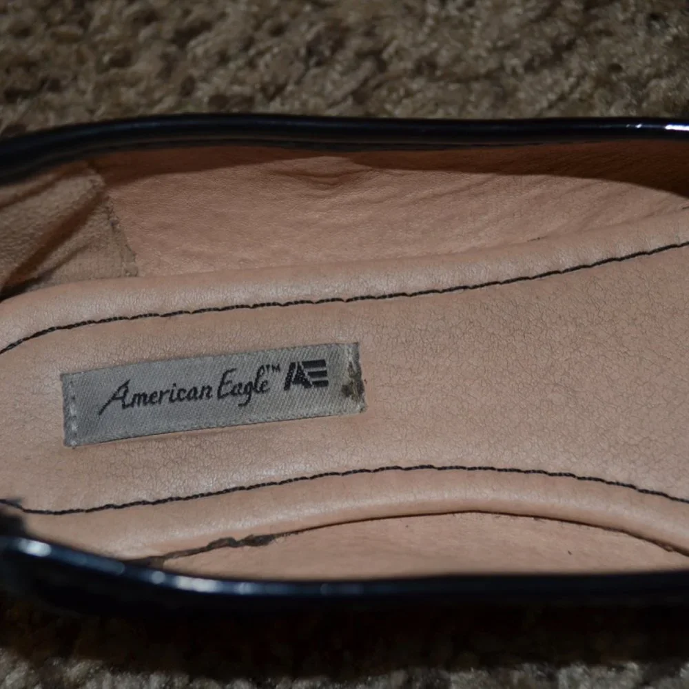 AMERICAN EAGLE TM Black Patent Leather Bows Skid Resistant Shoes Girls 1.5
